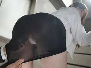 Phần mềm trong nước màu vàng đẹp và mát mẻ và không bị chặn màu