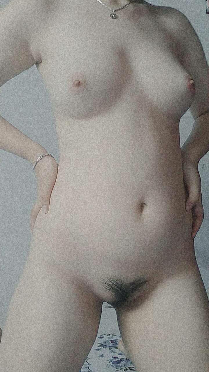 Jingdong Films JD-124 Cô gái trẻ xinh đẹp bị một kỹ thuật viên nam dụ dỗ và lừa dối bằng nhiều cách khác nhau